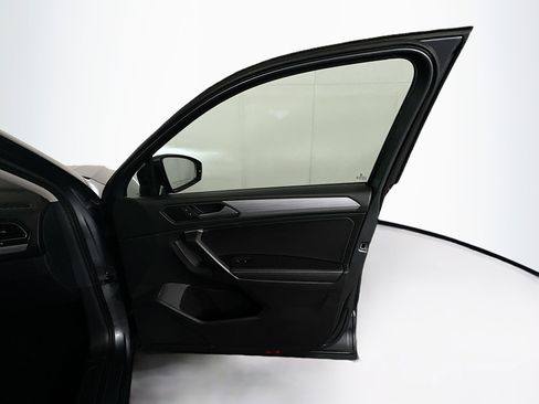 Used 2024 Volkswagen Tiguan S image 30