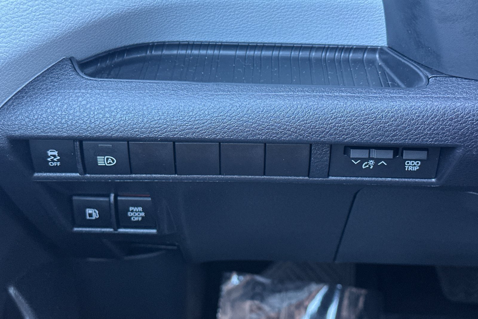 Certified 2025 Toyota Sienna XLE FWD image 32