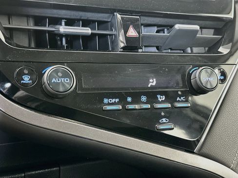 Used 2024 Toyota Camry SE FWD image 22