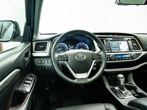 Used 2017 Toyota Highlander Limited w/ Protection Package #3 AWD/4WD image 35