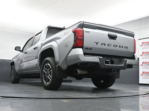 Used 2025 Toyota Tacoma TRD Sport AWD/4WD image 21