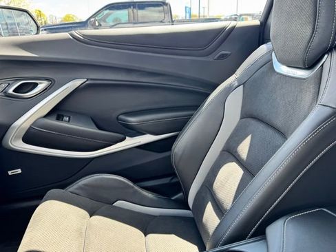 Used 2022 Chevrolet Camaro SS RWD image 47