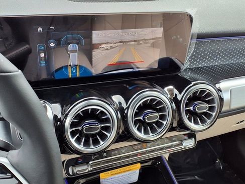 New 2026 Mercedes-Benz GLB 250 image 6