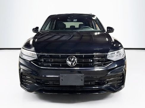 Used 2024 Volkswagen Tiguan SE R-Line AWD/4WD image 2