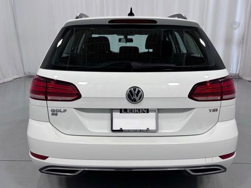 Used 2018 Volkswagen Golf SE FWD image 7