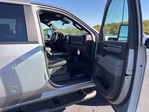New 2025 Chevrolet Silverado 2500 ZR2 w/ Technology Package image 52