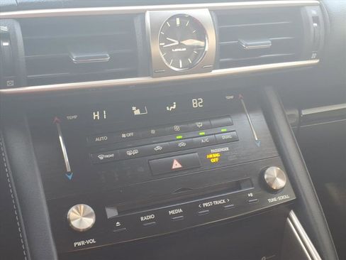 Used 2017 Lexus IS 200t image 22