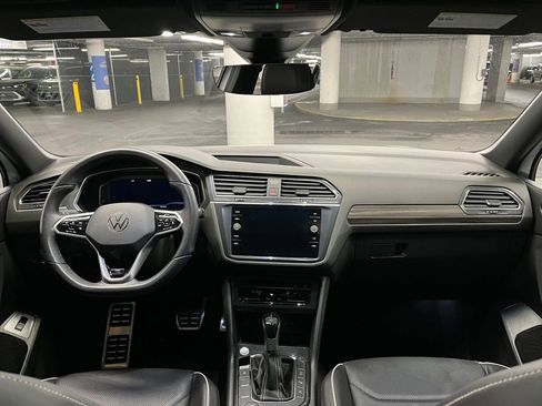 Used 2022 Volkswagen Tiguan SEL R-Line image 7