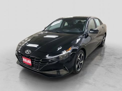 Certified 2022 Hyundai Elantra SEL w/ Convenience + Premium Package FWD image 1