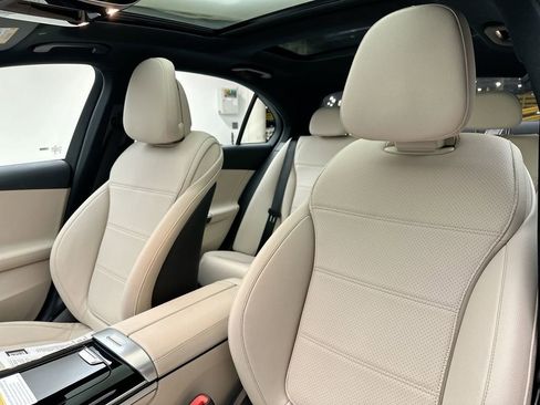 Used 2023 Mercedes-Benz C 300 4MATIC Sedan image 22