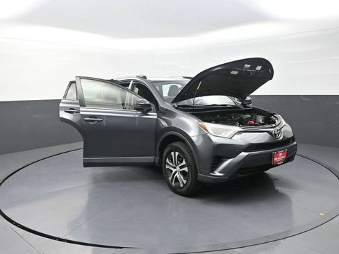 Used 2016 Toyota RAV4 LE FWD image 38