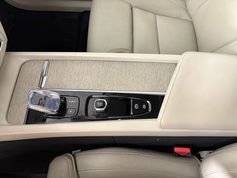 Used 2022 Volvo XC60 B5 Inscription w/ Advanced Package image 30