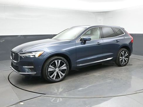 Used 2023 Volvo XC60 B5 Plus w/ Protection Package Premier AWD/4WD image 4