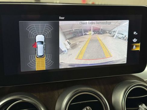 Used 2022 Mercedes-Benz GLC 300 4MATIC w/ Multimedia Package Lite image 7