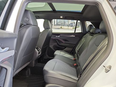 New 2026 Volkswagen Tiguan SE R-Line FWD image 14