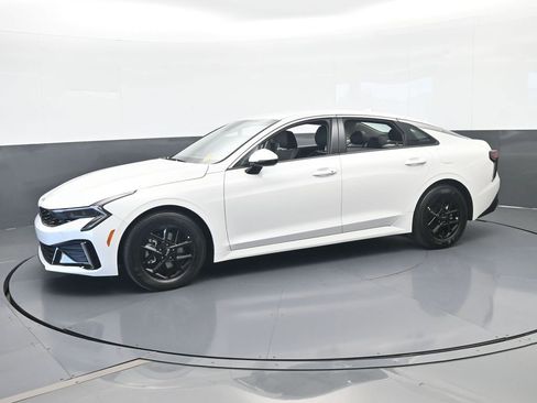New 2025 Kia K5 LXS FWD image 2