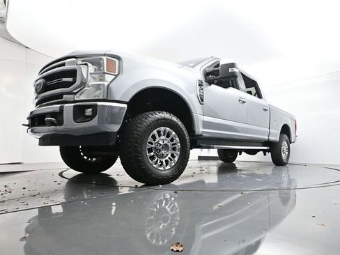Used 2021 Ford F350 Lariat w/ Chrome Package image 29