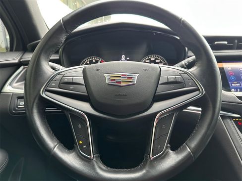 Certified 2023 Cadillac XT5 Luxury image 23