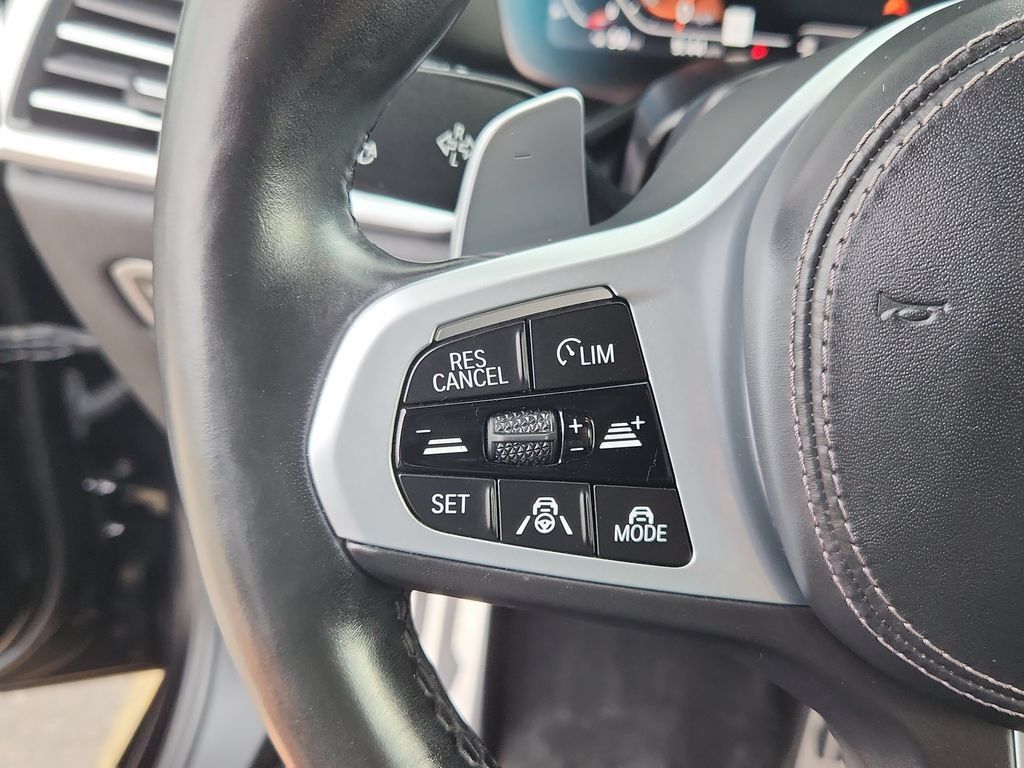 Used 2021 BMW X7 xDrive40i w/ M Sport Package AWD/4WD image 23