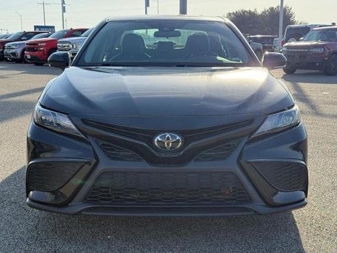 Used 2023 Toyota Camry SE image 9