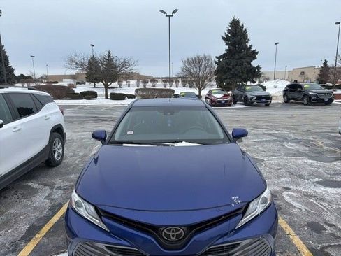 Used 2018 Toyota Camry XLE image 4