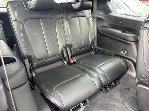 Used 2024 Jeep Grand Cherokee L Limited image 15