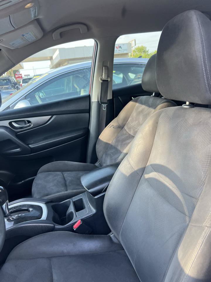 Used 2015 Nissan Rogue SV FWD image 10