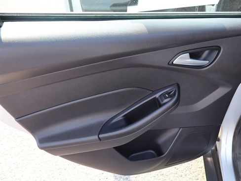 Used 2013 Ford Focus SE FWD image 16