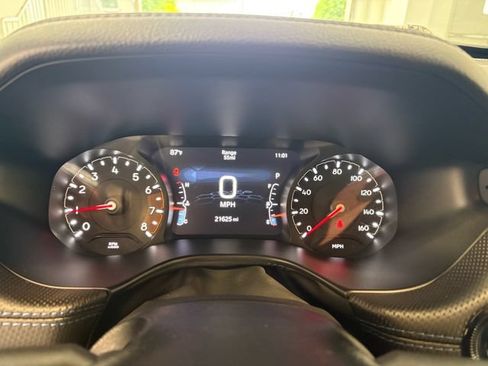 Used 2025 Jeep Compass Latitude w/ Convenience Group AWD/4WD image 17