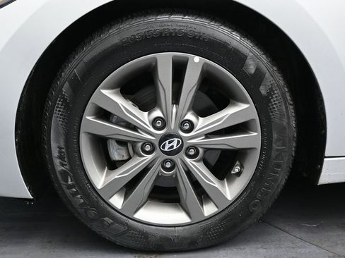 Used 2018 Hyundai Elantra SEL image 11