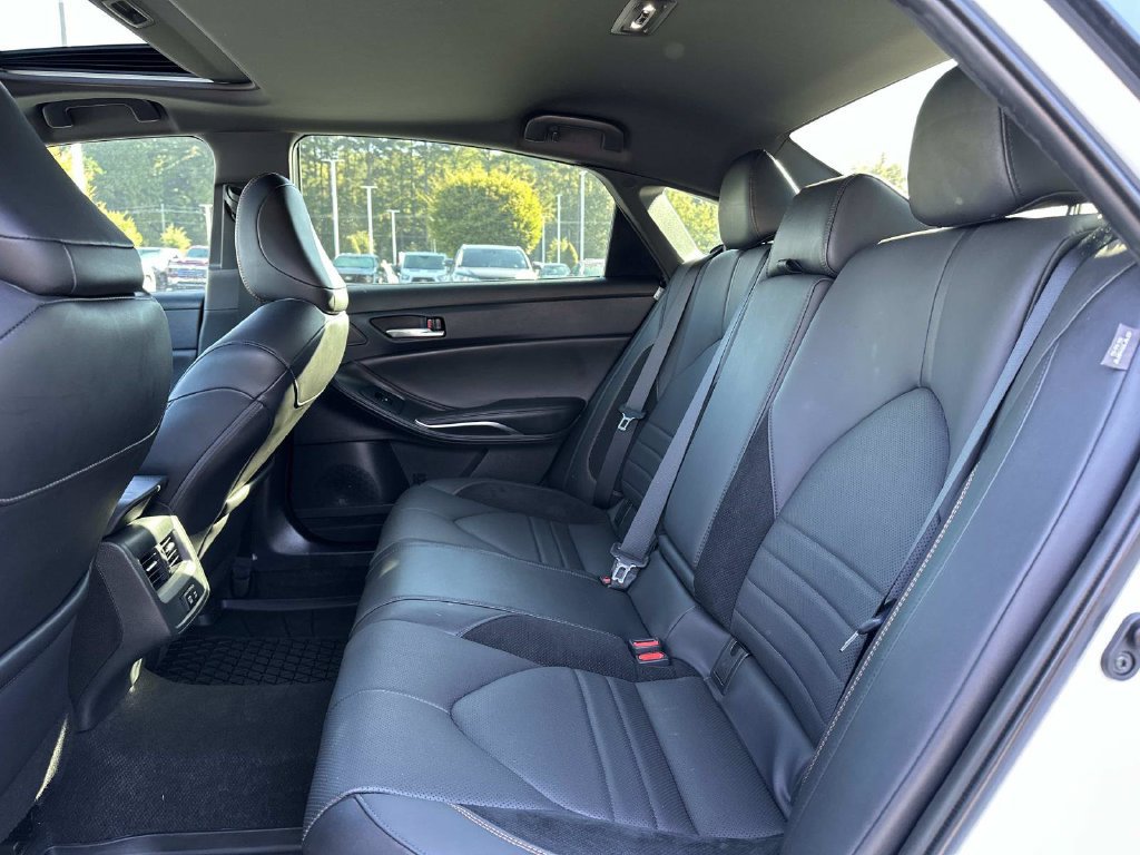 Used 2022 Toyota Avalon XSE FWD image 13