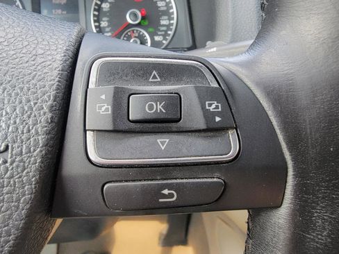 Used 2012 Volkswagen Eos Lux FWD image 38