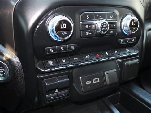 Used 2020 GMC Sierra 3500 AT4 w/ AT4 Premium Package AWD/4WD image 25