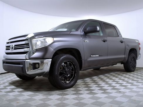 Used 2016 Toyota Tundra SR5 w/ SR5 Upgrade Package RWD image 2