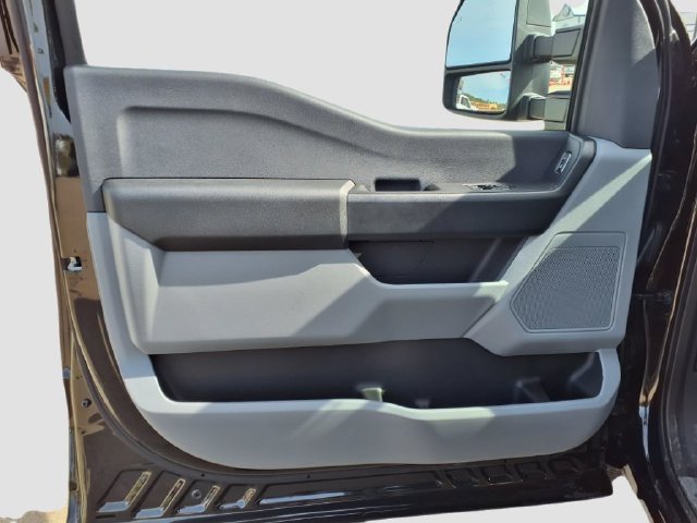 New 2025 Ford F250 XL w/ 360-Degree Camera Package RWD image 23