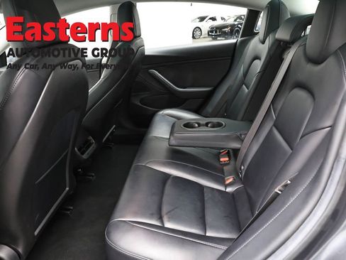 Used 2018 Tesla Model 3 Long Range image 17