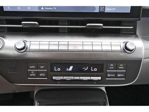 Used 2025 Hyundai Kona Limited AWD/4WD image 29