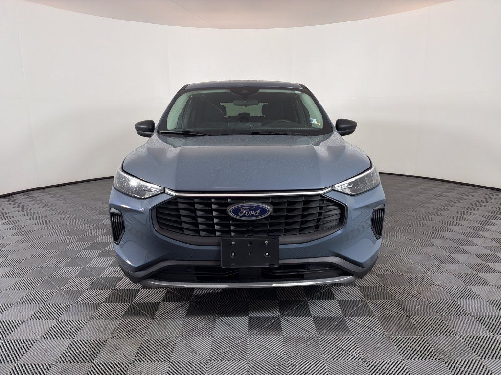 Used 2023 Ford Escape Active w/ Tech Pack #1 AWD/4WD image 8