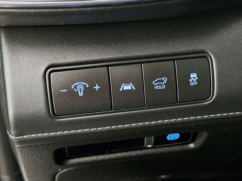 Used 2023 Hyundai Santa Fe SEL Premium image 17