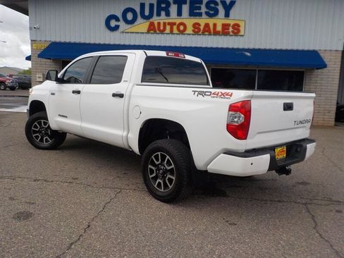 Used 2017 Toyota Tundra SR5 w/ TRD Off Road Package image 8