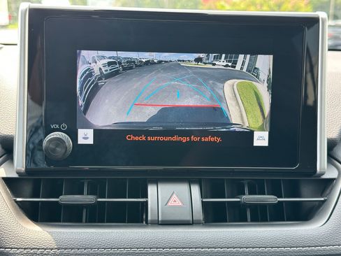 Used 2023 Toyota RAV4 XLE FWD image 15