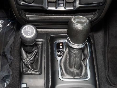 Used 2022 Jeep Wrangler Unlimited Sport w/ Sun And Sound Package AWD/4WD image 21
