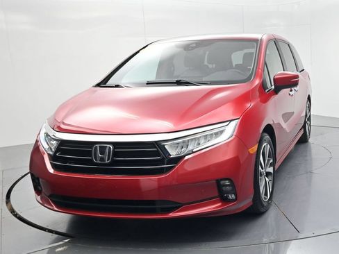 Used 2024 Honda Odyssey Touring image 3