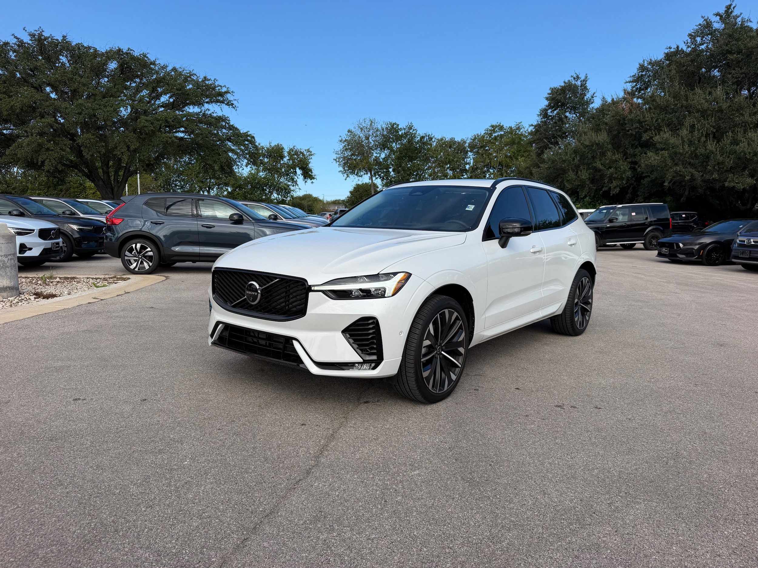 Certified 2026 Volvo XC60 B5 Ultra w/ Protection Package Premier AWD/4WD image 2
