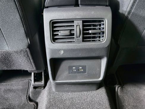 Used 2023 Nissan Rogue SV FWD image 27
