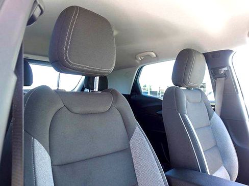 Used 2025 Chevrolet TrailBlazer LS w/ LS Convenience Package FWD image 14