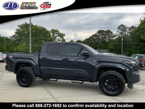 Used 2024 Toyota Tacoma TRD Sport RWD image 8