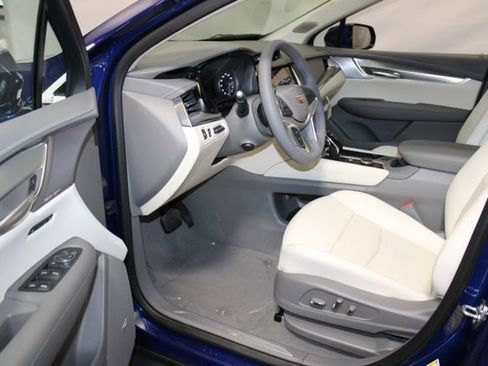 New 2026 Cadillac XT5 Premium Luxury FWD image 4