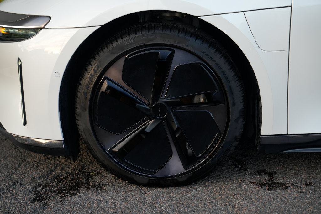 Used 2024 Lucid Air Pure RWD image 13