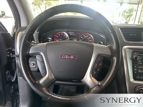 Used 2015 GMC Acadia SLE FWD image 19